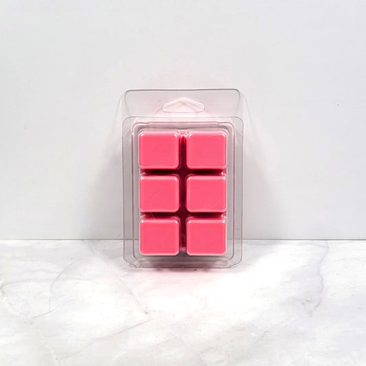 Diva soy wax melt with sparkling decor and fresh fruit accents