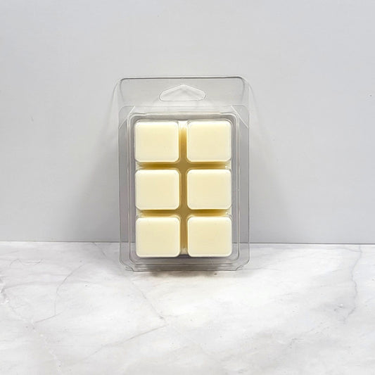 Floral-scented wax melt with clean cotton aesthetic
