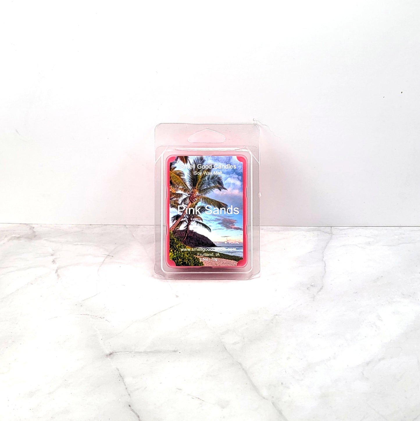 Pink Sands soy wax melt with citrus and floral fragrance