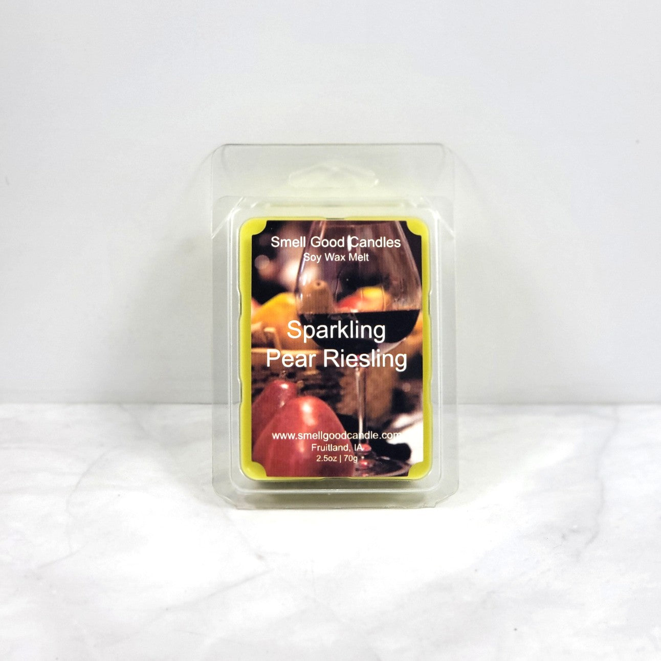 Luxurious wax melt inspired by white wine and ripe fruit