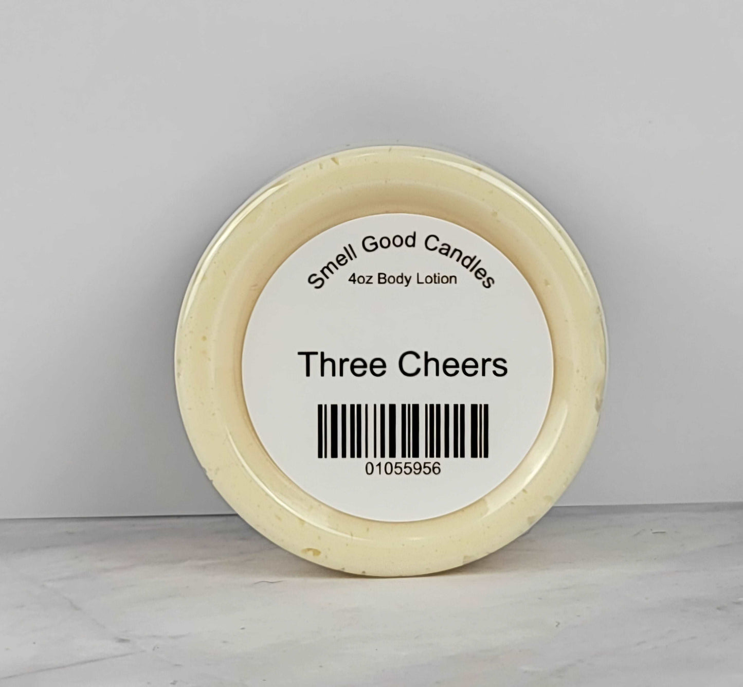 Silky smooth, hydrating lotion with festive, long-lasting fragrance