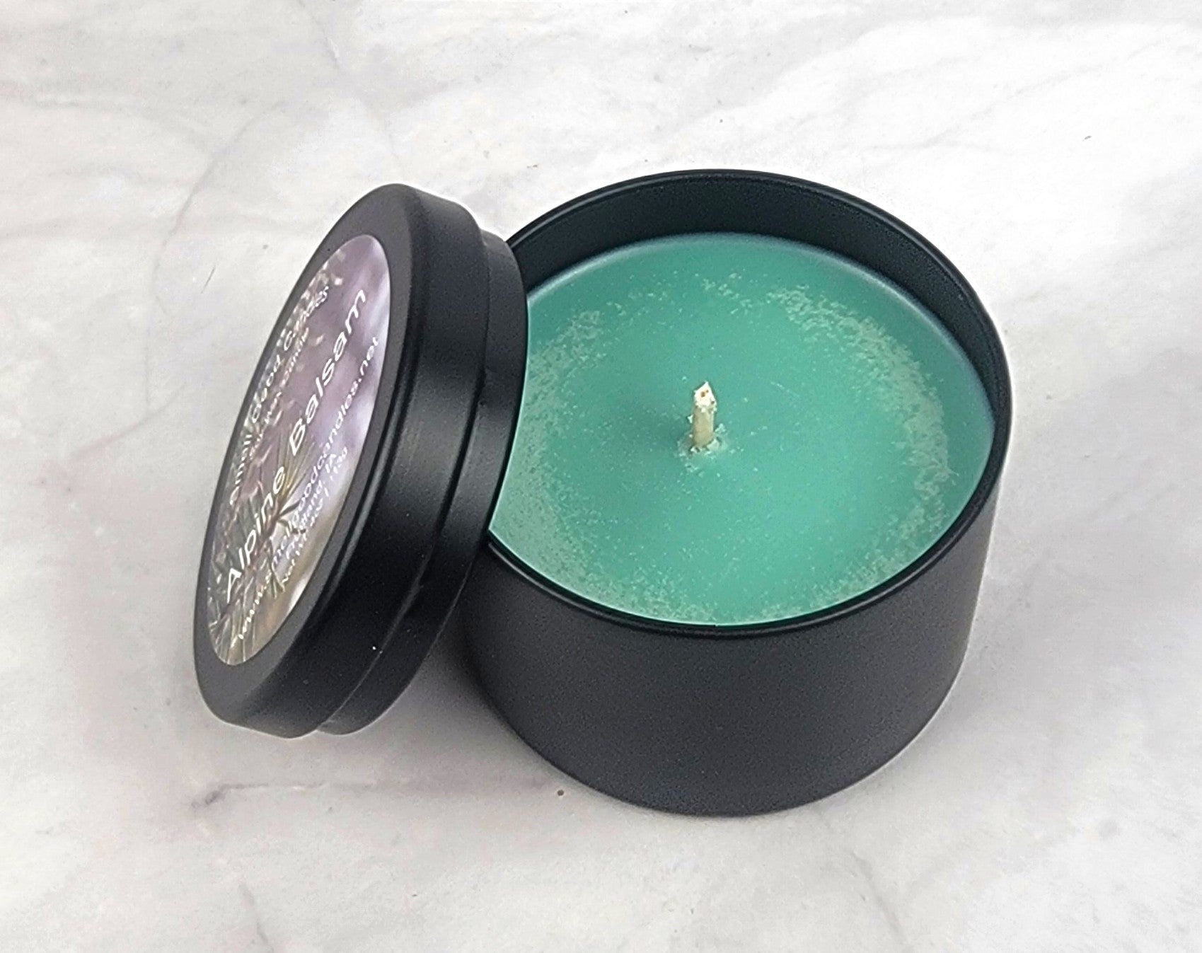 Crisp winter fragrance wax melt featuring champagne and patchouli