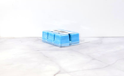 Fruity tropical wax melt with island-inspired decor