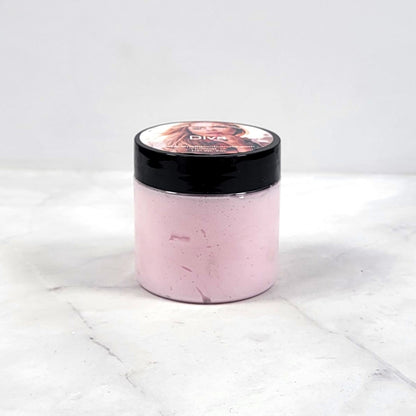 Bold, fruity-floral lotion with chocolate and amber notes
