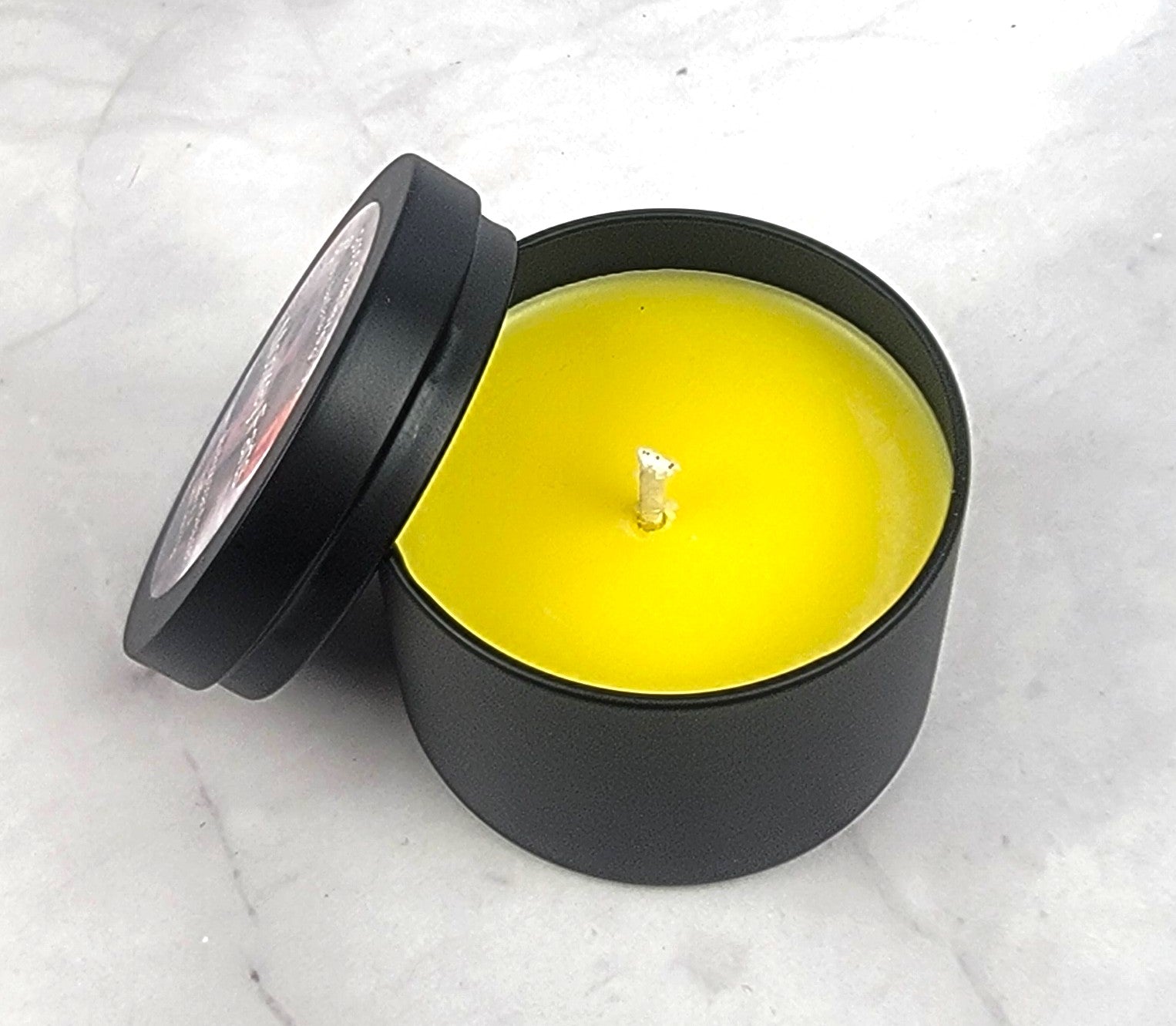 Eco-friendly soy candle featuring juicy grapefruit, bubblegum, and warm vanilla notes.