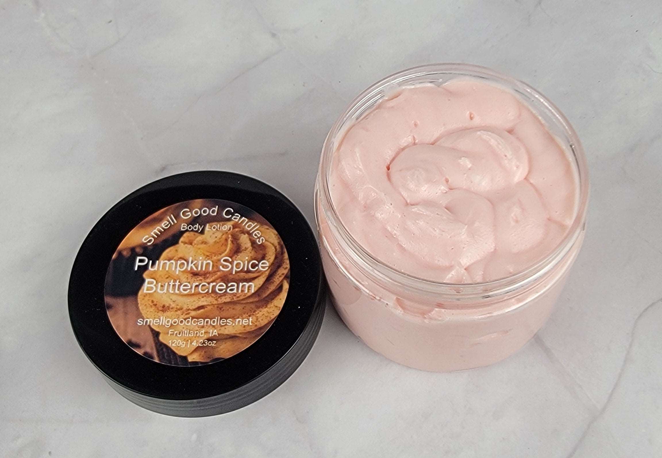 Luxuriously whipped lotion with a warm pumpkin spice aroma.