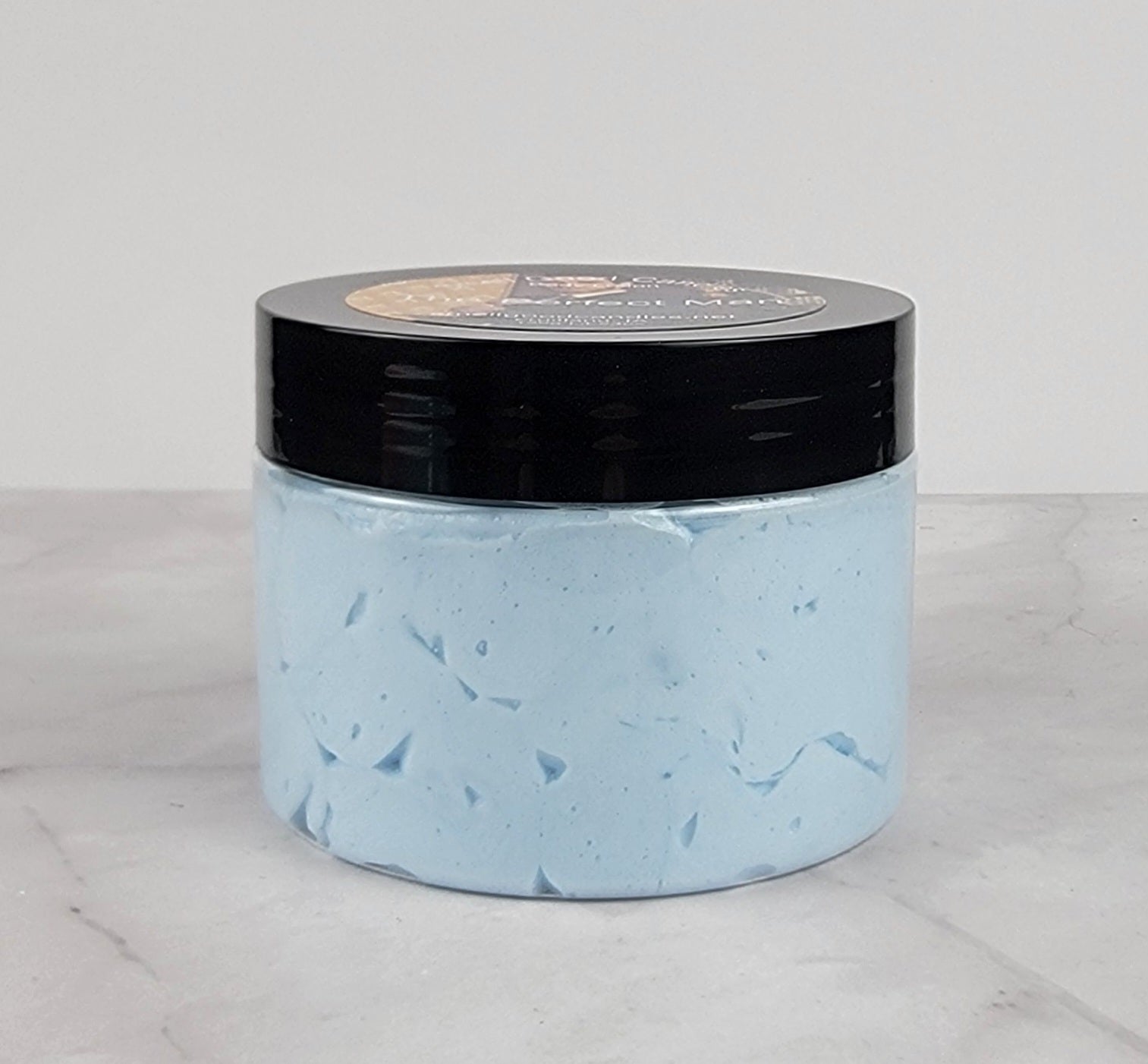 Fast-Absorbing Moisturizer with Citrus, Spice, and Woody Notes
