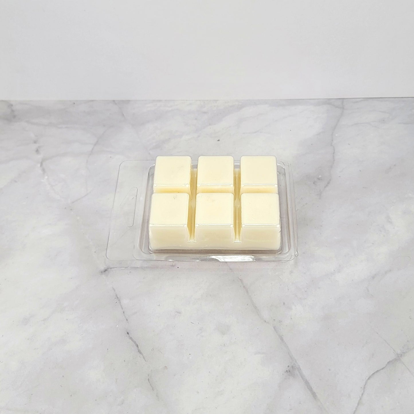 Fresh air and vanilla-scented wax melt for a cozy home